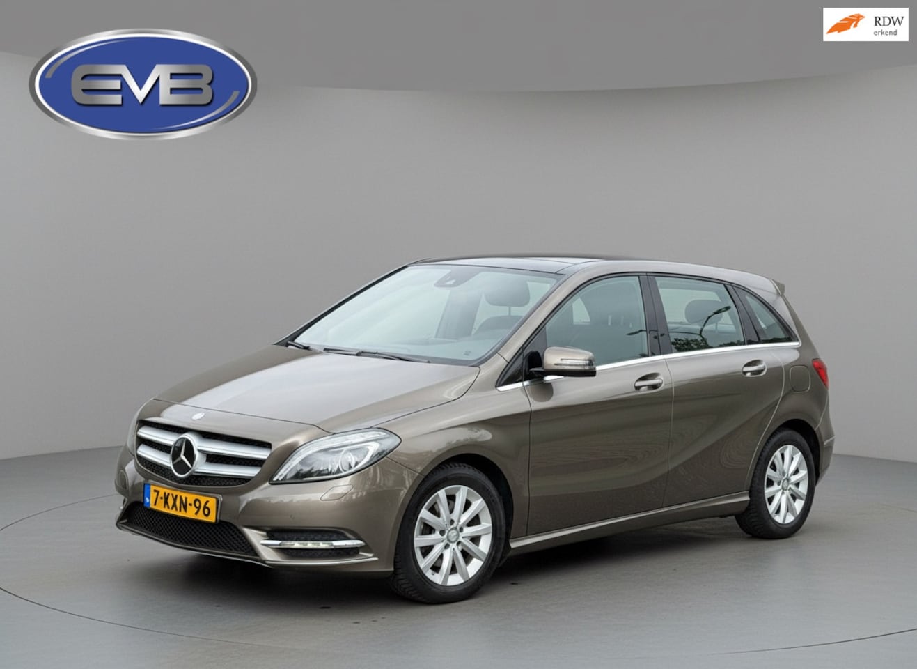 Mercedes-Benz B-klasse - 200 AUTOMAAT 156 pk Ambition, VOL OPTIES, panoramadak, leder, stoelverwarming, trekhaak, a - AutoWereld.nl