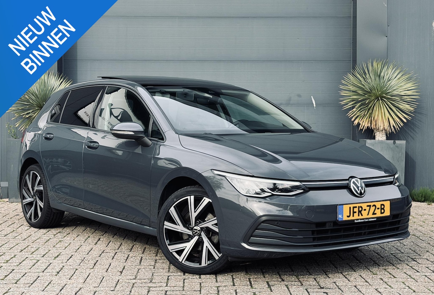 Volkswagen Golf - 1.0 TSI Life Pano/Navi/RijlesAuto - AutoWereld.nl