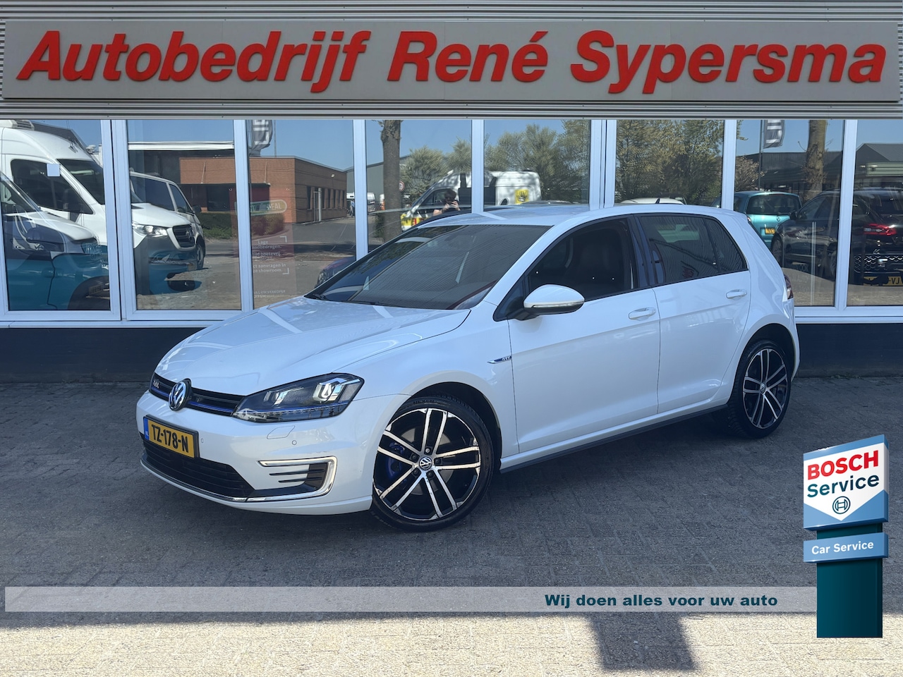 Volkswagen Golf - 1.4 TSI GTE | Trekhaak | Stoelverwarming | Apple Carplay | Parkeer Camera - AutoWereld.nl