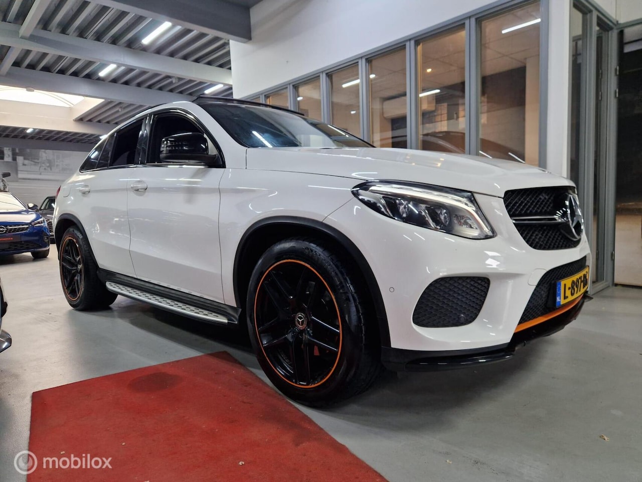 Mercedes-Benz GLE-Klasse - 350 d 4MATIC AMG PANORAMA NAVI LEER CAMERA - AutoWereld.nl