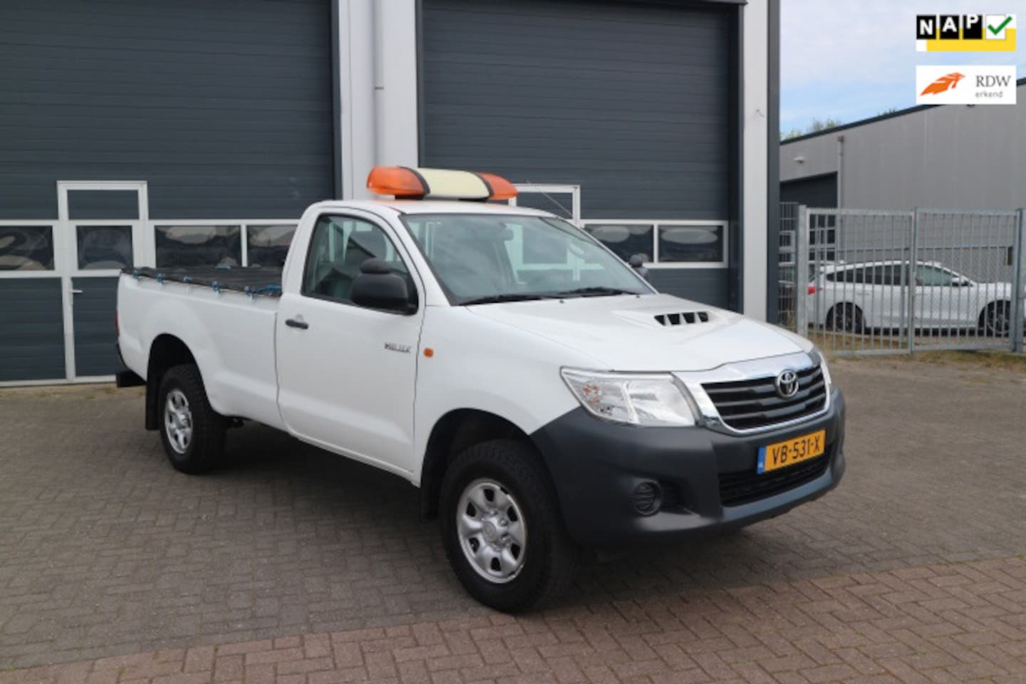 Toyota HiLux - 2.5 D-4D VX 4x4 - AutoWereld.nl