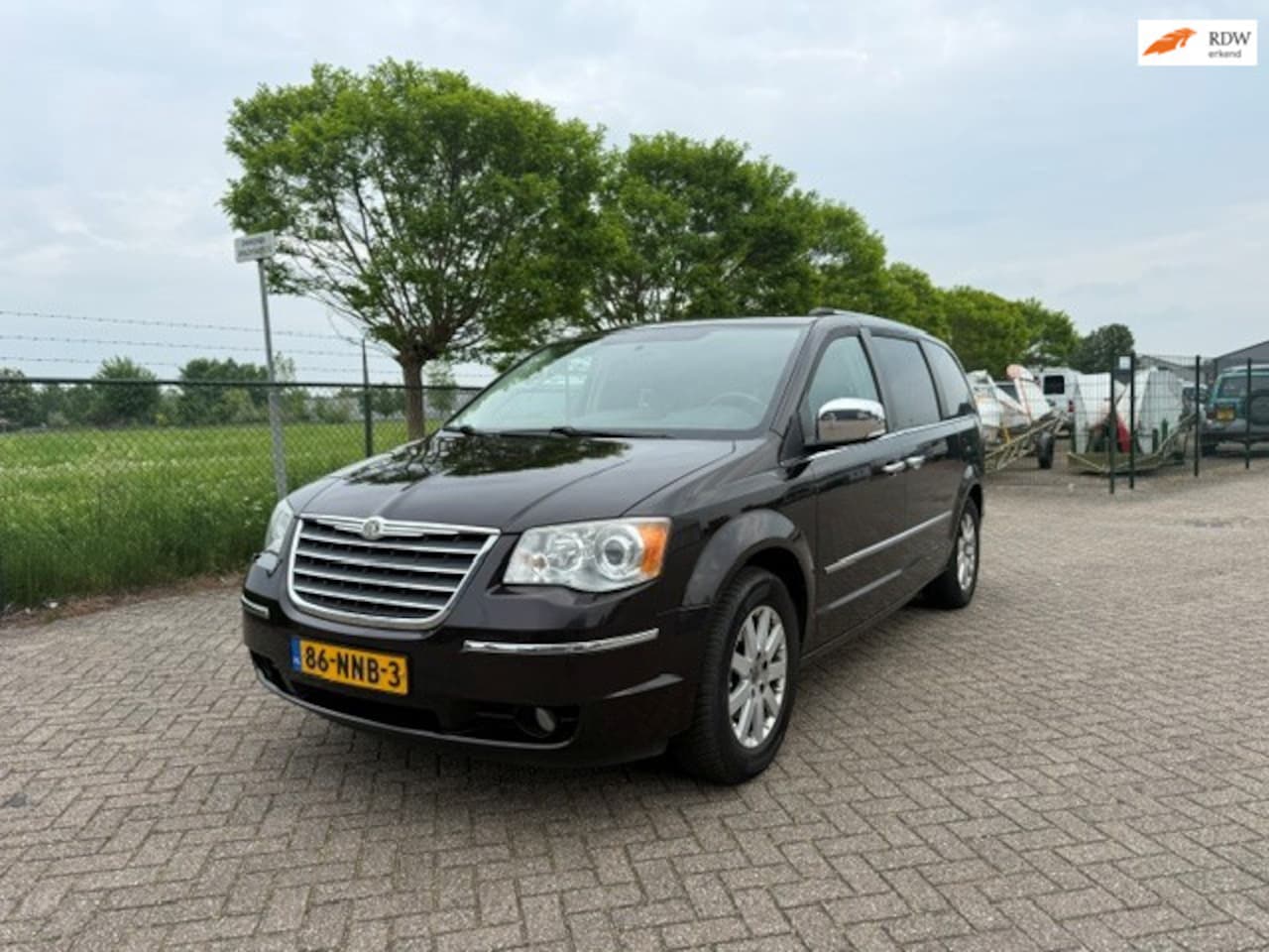 Chrysler Grand Voyager - 3.8 V6 Limited Edition 3.8 V6 Limited Edition , APK 29-10-2026 - AutoWereld.nl