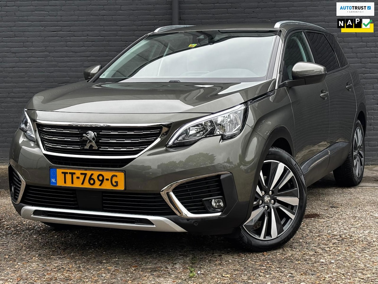 Peugeot 5008 - 1.2 PureTech Allure | CAMERA | CARPLAY | 7 PERSOONS | LEDER | TREKHAAK | NAP | NWE APK - AutoWereld.nl