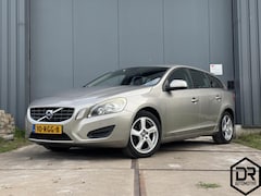 Volvo V60 - 1.6 T3 | TREKHAAK | CLIMATE | PDC | NAP | GOED ONDERHOUDEN