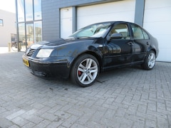 Volkswagen Bora - 2.0 Sportline
