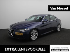 Alfa Romeo Giulia - 2.0T 200pk Aut. Super | Leder | Navigatie | Parkeersensoren | Sport pack