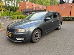 Skoda Octavia Combi - 1.6 TDI Greentech Active Climate Cruise NW APK