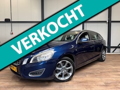 Volvo V60 - 1.6 T3 Ocean Race / LEDER / NAVI / CRUISE / Stoelverwarming /