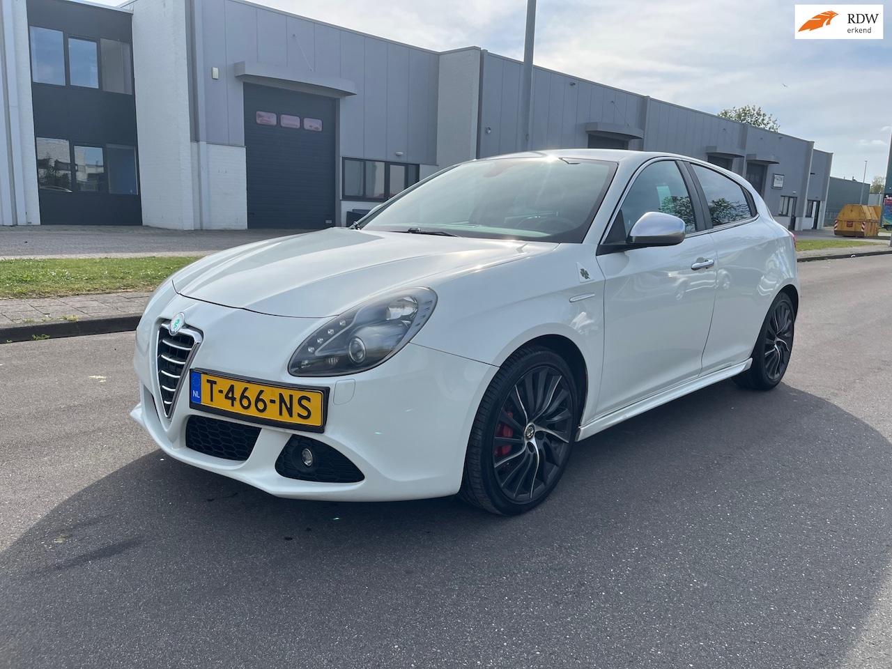 Alfa Romeo Giulietta - 1.7 TBi Quadrifoglio Verde BJ 2011 - AutoWereld.nl