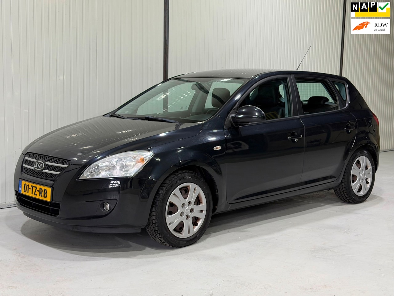 Kia Cee'd - 1.6 X-ecutive - NWE APK - CLIMA - NETTE STAAT - NAP - - AutoWereld.nl
