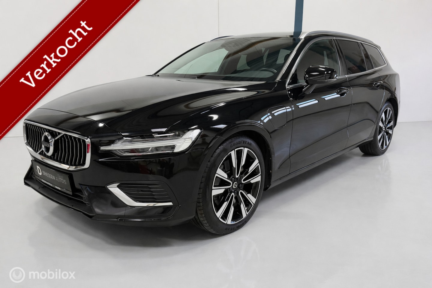 Volvo V60 - 2.0 T6 Twin Engine AWD Inscription LEER / CARPLAY - AutoWereld.nl