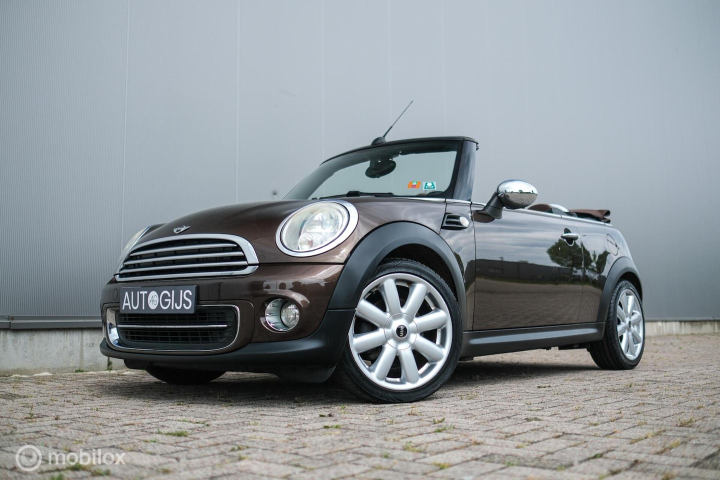 MINI Cabrio - 1.6 Cooper Chili | Nieuwe APK | Stoelverwarming | Leder | Clima | Meeneemprijs | - AutoWereld.nl
