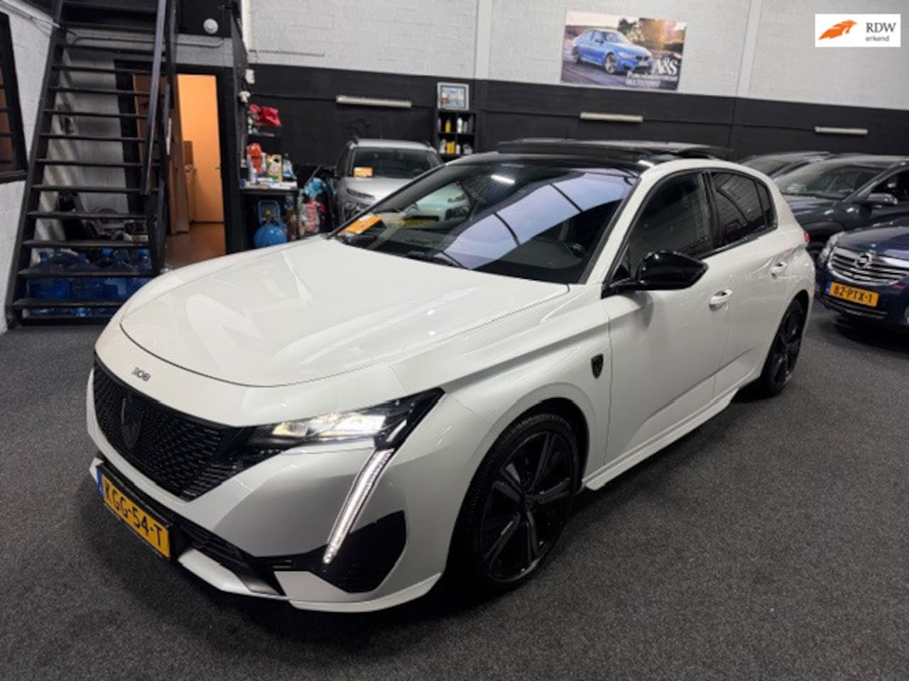 Peugeot 308 - 1.2 PureTech Active Pack Business/Pano - AutoWereld.nl