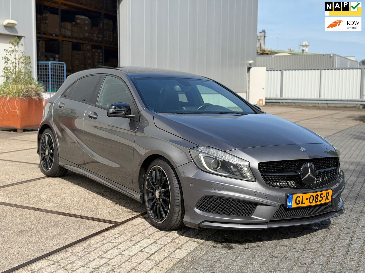 Mercedes-Benz A-klasse - 180 Ambition 180 Ambition, AMG, Pano, AUT, Elek pkt - AutoWereld.nl