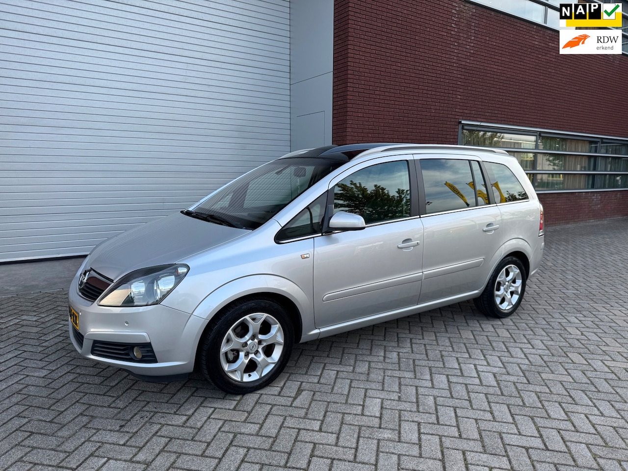 Opel Zafira - 1.6 Cosmo Vol opties Nap 2e Eig - AutoWereld.nl