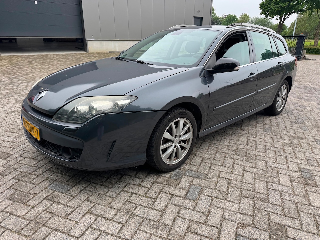 Renault Laguna Estate - 2.0 16V Dynamique Navi Xenon CruiseC - AutoWereld.nl