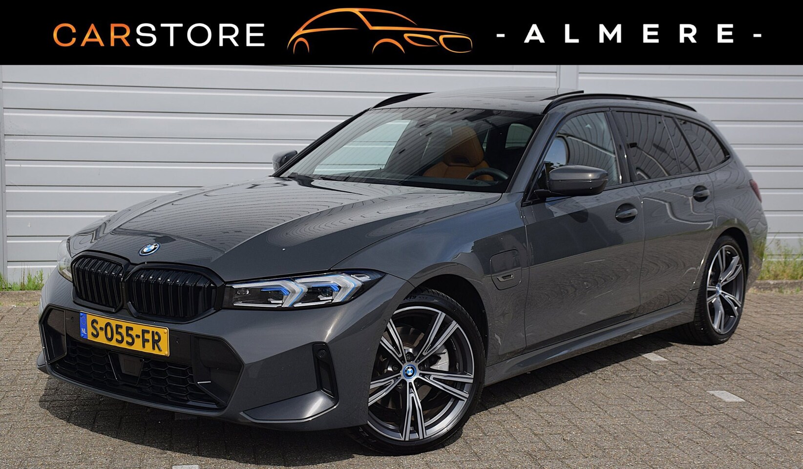 BMW 3-serie Touring - 330e*M-Pakket*Dak*Trekhaak*140Dkm*Keyless*2023*Dravit Grau*INDIVIDUAL* - AutoWereld.nl