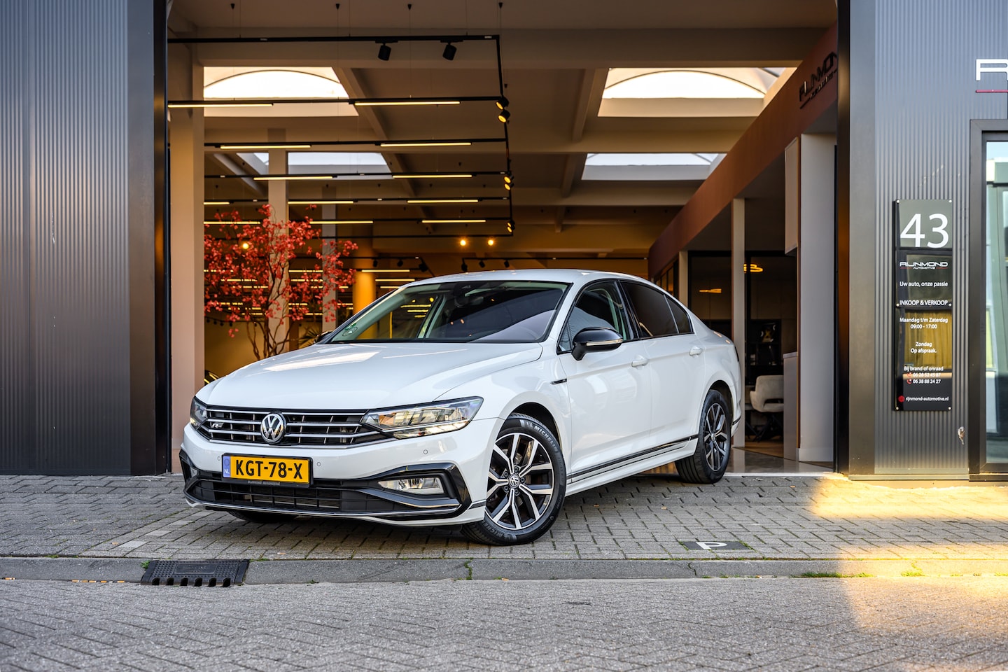 Volkswagen Passat - 1.5 TSI R-Line|Camera|Acc|Lane-Assist|Keyless-Entry| - AutoWereld.nl