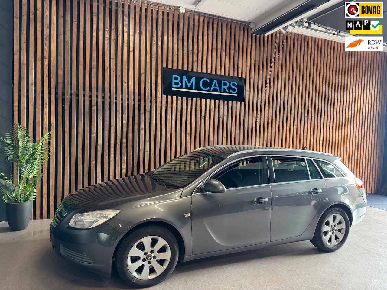Opel Insignia Sports Tourer - 1.6 T Edition Carplay,Trekhaak, Cruise - AutoWereld.nl