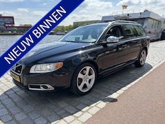 Volvo V70 - 2.0T R-Edition airco/ecc leer navigatie apk