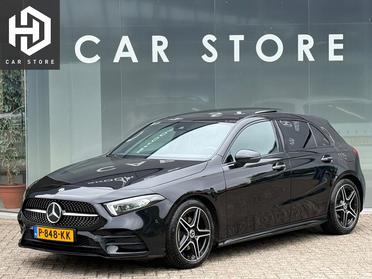 Mercedes-Benz A-klasse - 180 AMG NIGHT Panodak|Navi|Sfeer|Keyless - AutoWereld.nl
