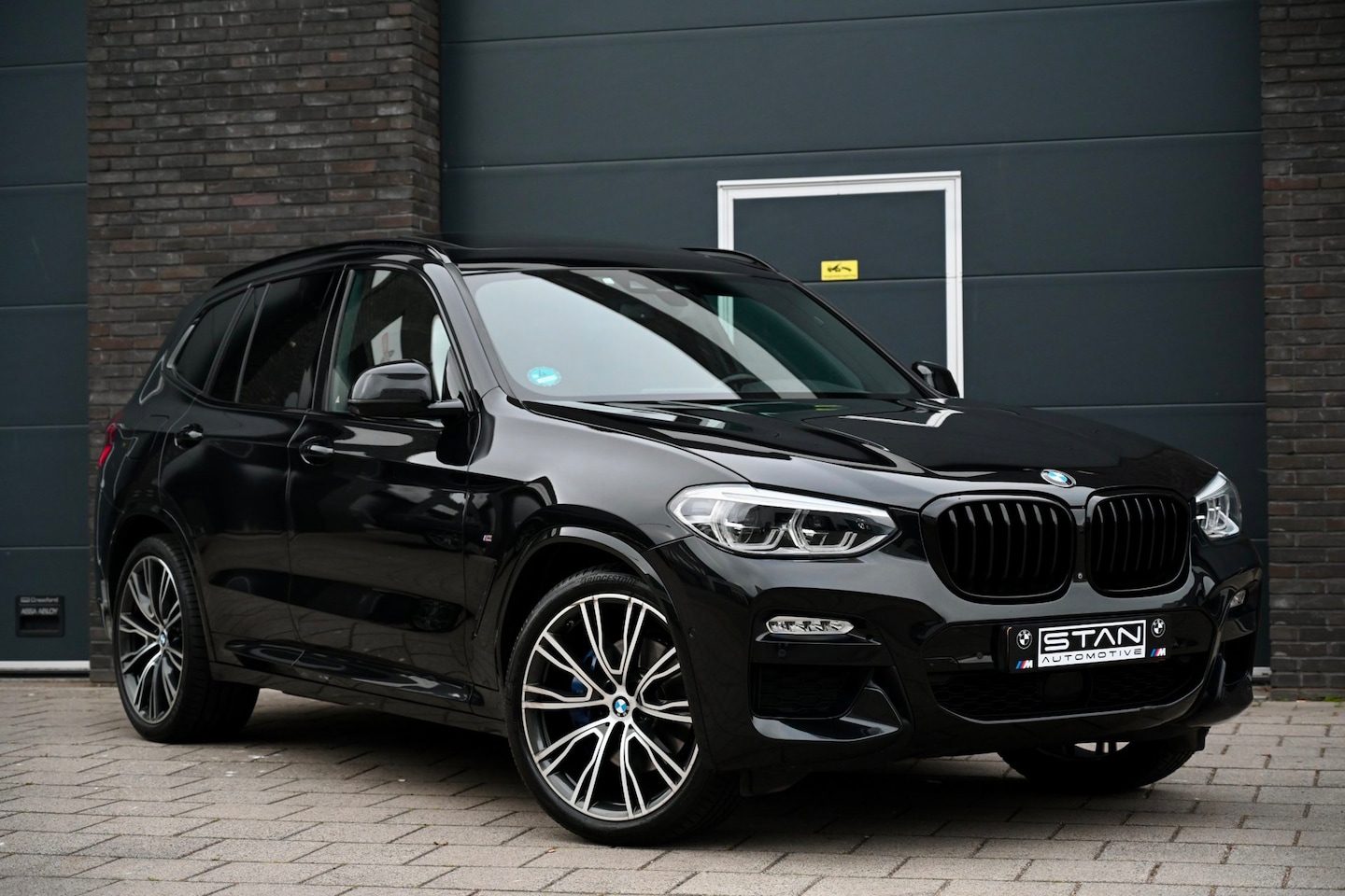 BMW X3 - XDrive30d Launch Edition High Executive M-Sport pano, HiFi, ACC, e-stoelen - AutoWereld.nl