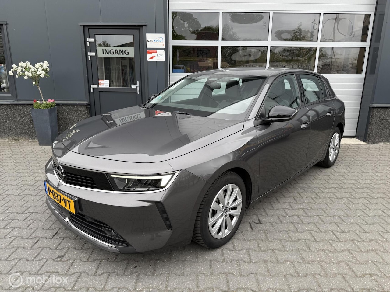 Opel Astra - 1.2 Business Edition / Carplay - AutoWereld.nl