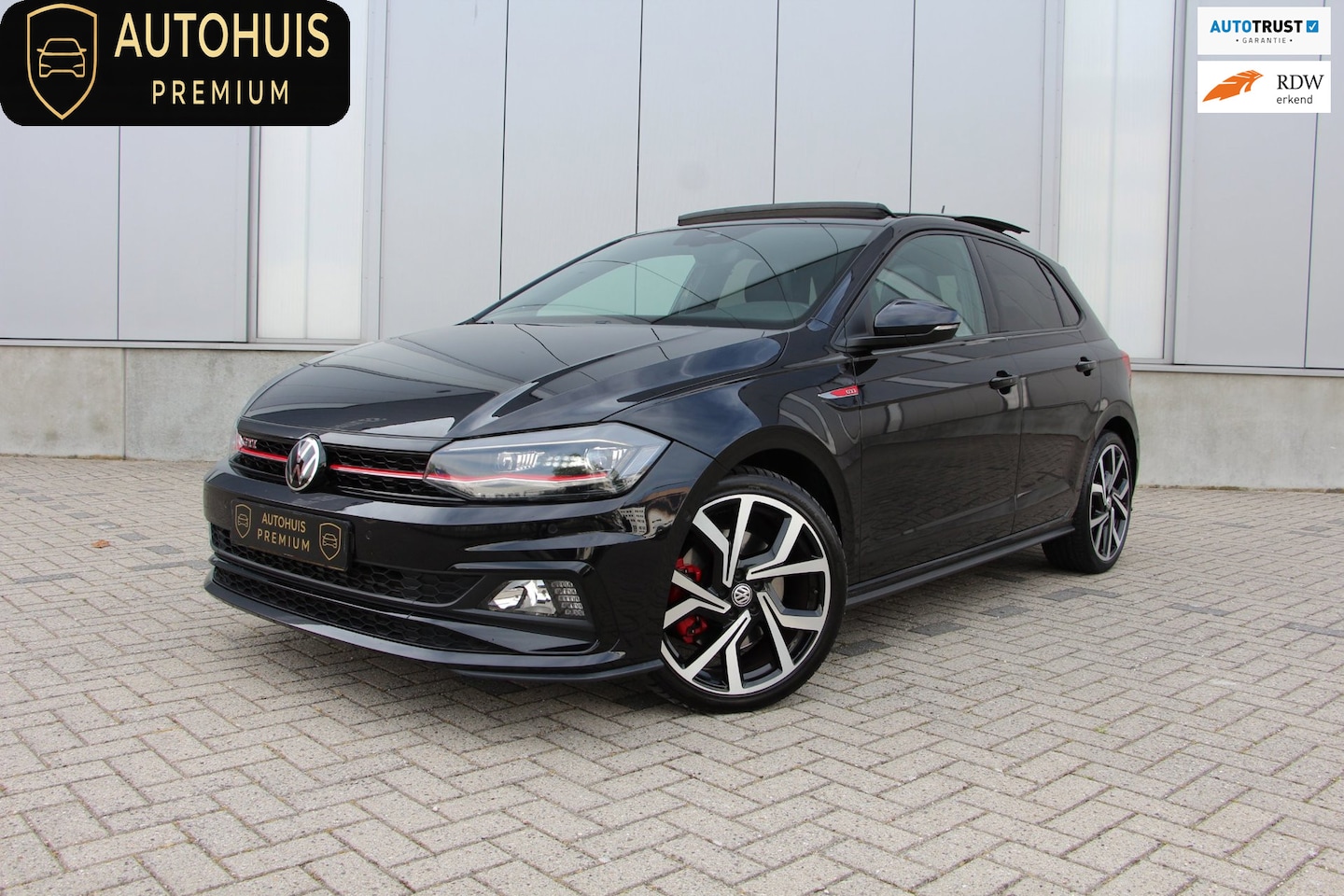 Volkswagen Polo - 2.0 TSI GTI 200PK PANO CarPlay Camera Leder VOL! - AutoWereld.nl