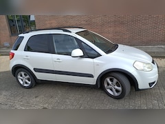 Suzuki SX4 - 1.6 Shogun Armsteun, navigatiescherm, handsfree bellen