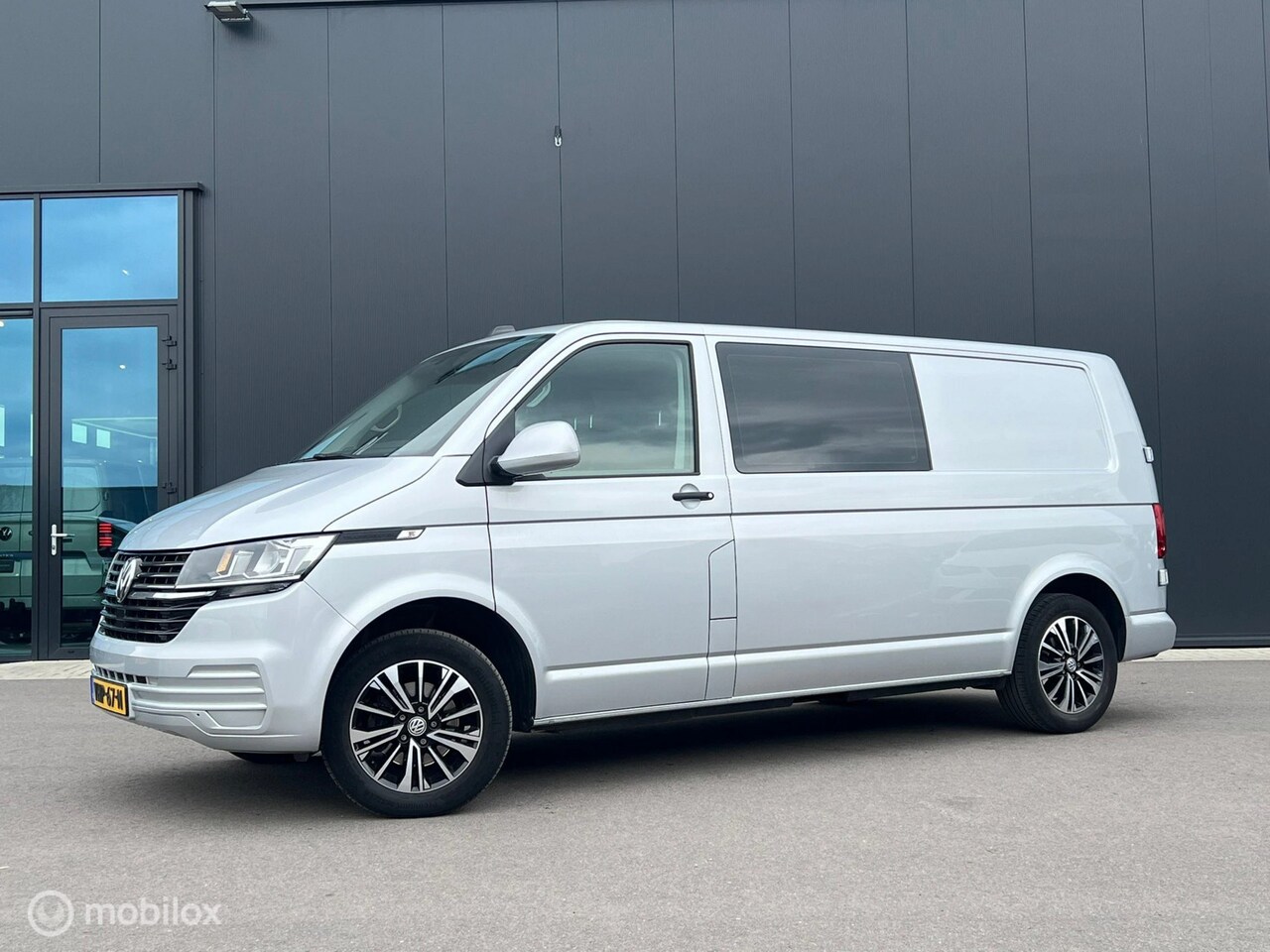 Volkswagen Transporter - 2.0 TDI L2H1 DC 2.0 TDI L2H1 DC - AutoWereld.nl