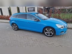 Volvo V60 - 2.4 D5 R-Design