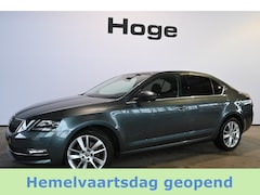 Skoda Octavia - 1.0 TSI Greentech Style Business Automaat Navigatie Carplay Stoelverwarming Inruil Mogelij