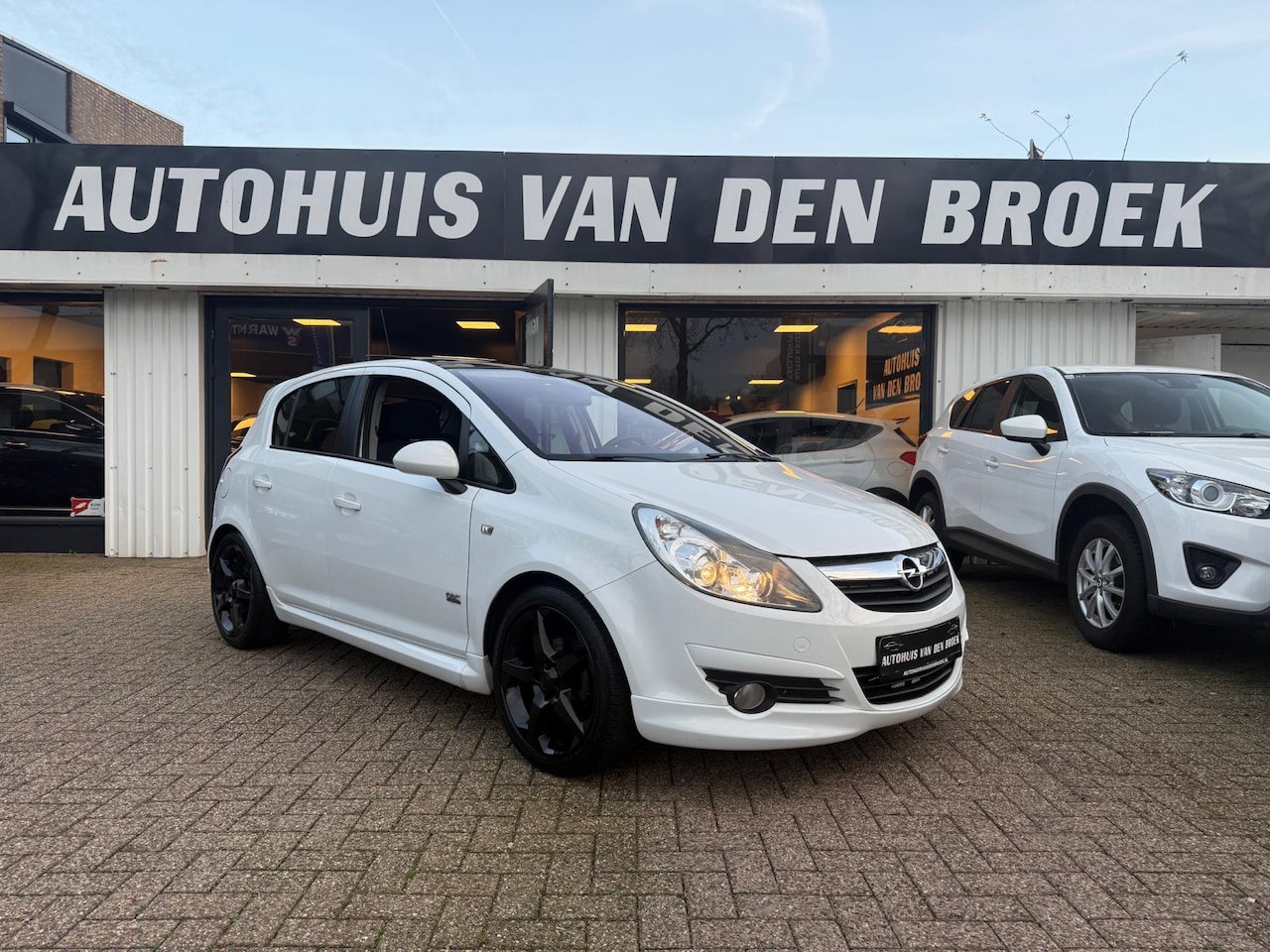 Opel Corsa - 1.4-16V OPC-Line|5Deurs|Pano|Cruise|Clima|Stuur+Stoelverw|Pdc|Elek Pakket|Lmv|Nw Apk - AutoWereld.nl