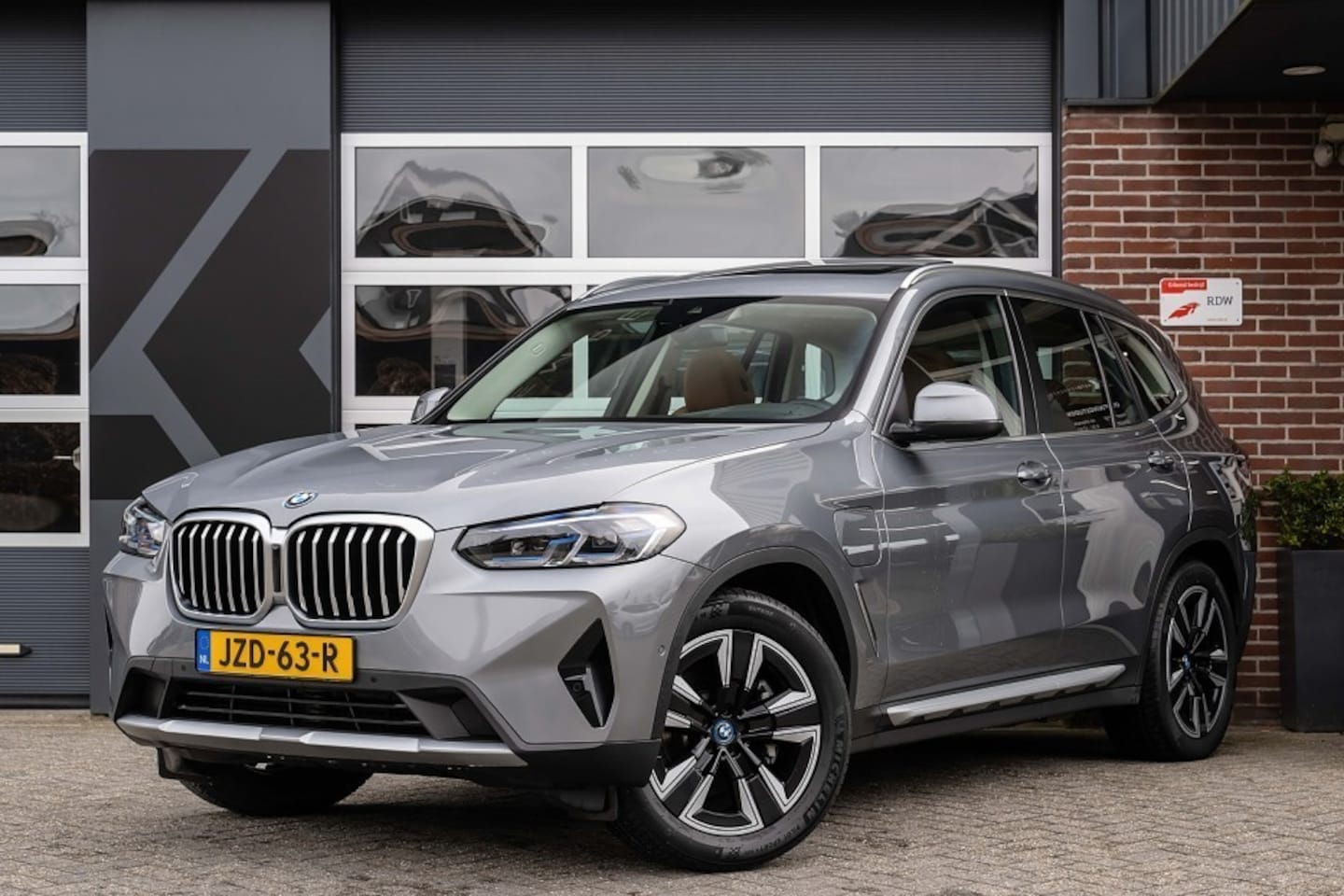 BMW X3 - xDrive30e Business Edition Plus | Panorama | Head-Up | Trekhaak | Laser | Comfort Access | - AutoWereld.nl