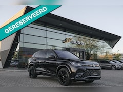 Volkswagen Tiguan - 1.5 eHybrid 204pk R-Line Panoramadak Black Style Trekhaak Stoelkoeling BOMVOL NLauto 1e Ei