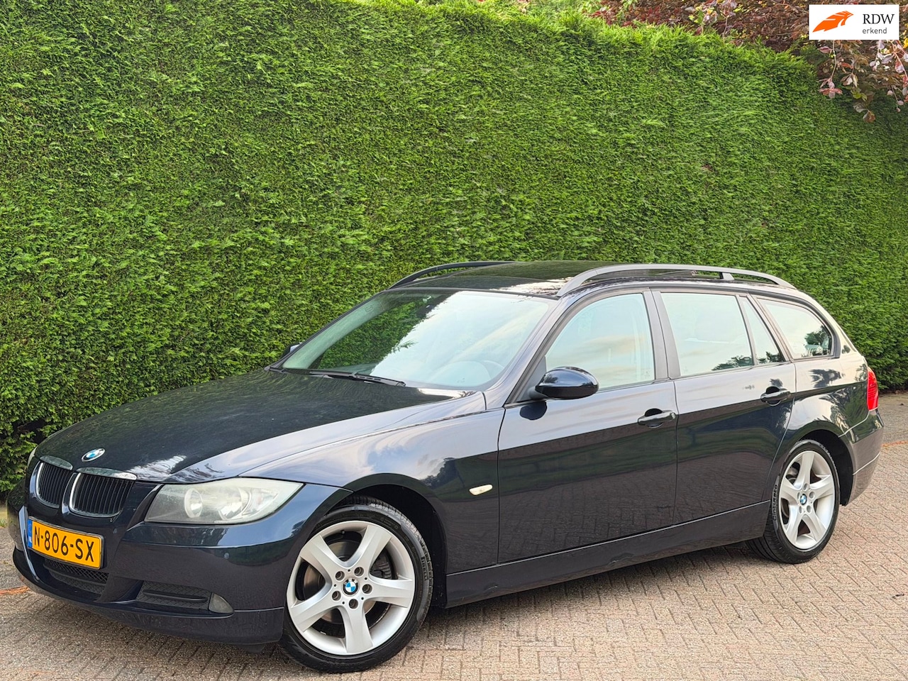 BMW 3-serie Touring - 318i RIJDGOED/AUTOMAAT/PANO/APK 6-27 - AutoWereld.nl