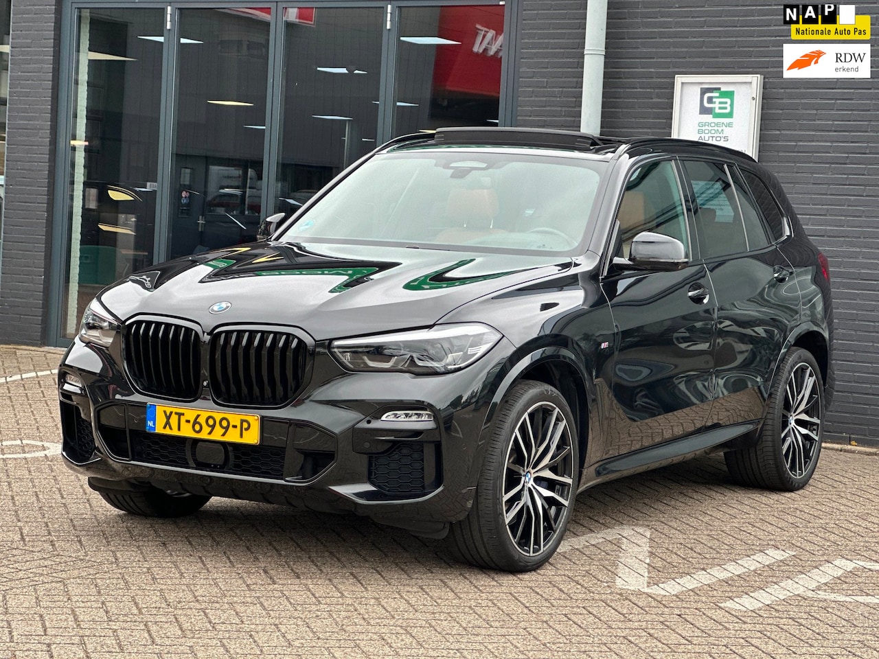 BMW X5 - XDrive40i High Executive/PANO/CAMERA/M-PAKKET/NL-AUTO NAP!! - AutoWereld.nl