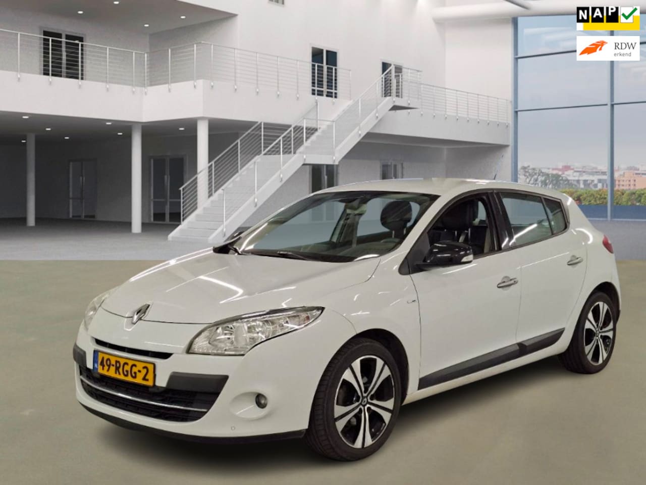 Renault Mégane - 1.4 TCe Bose|NAVI|TREKHAAK|HALFLEDER|CRUISE|2XSLEUTELS - AutoWereld.nl