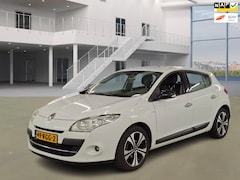 Renault Mégane - 1.4 TCe Bose|NAVI|TREKHAAK|HALFLEDER|CRUISE|2XSLEUTELS