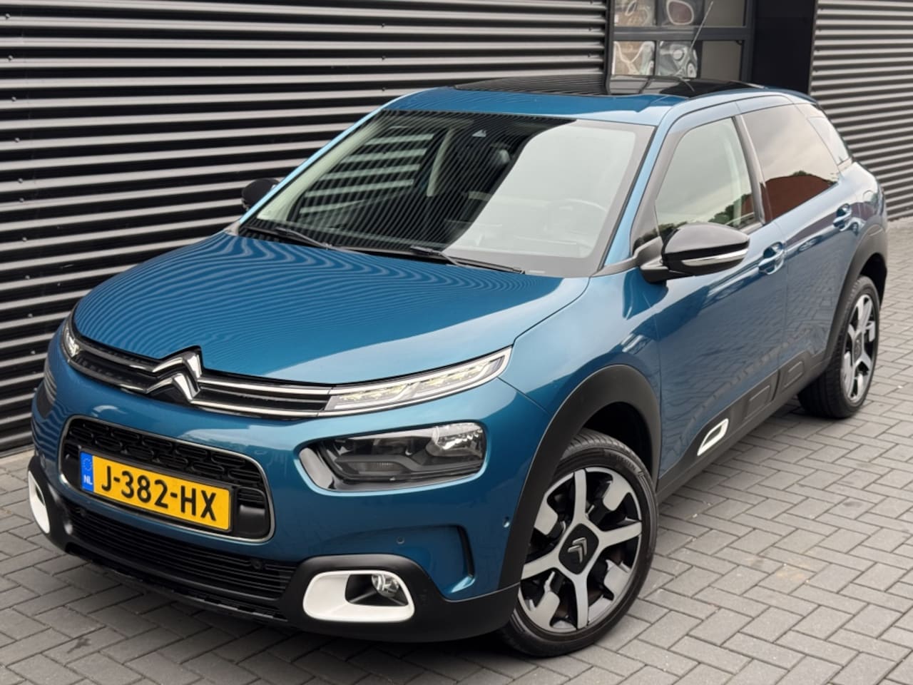 Citroën C4 Cactus - 1.2 PureTech Shine| 84DKM| PANO| CLIMA| CRUISE| 17" - AutoWereld.nl