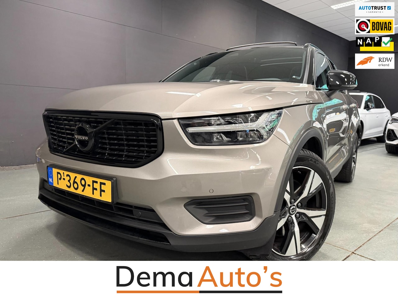 Volvo XC40 - 1.5 T4 Recharge R-Design BLACK-EDITION SOH-TEST/ PANO/H&K/NAVI/CAM/DAB/CARPLAY/M-STOELEN// - AutoWereld.nl