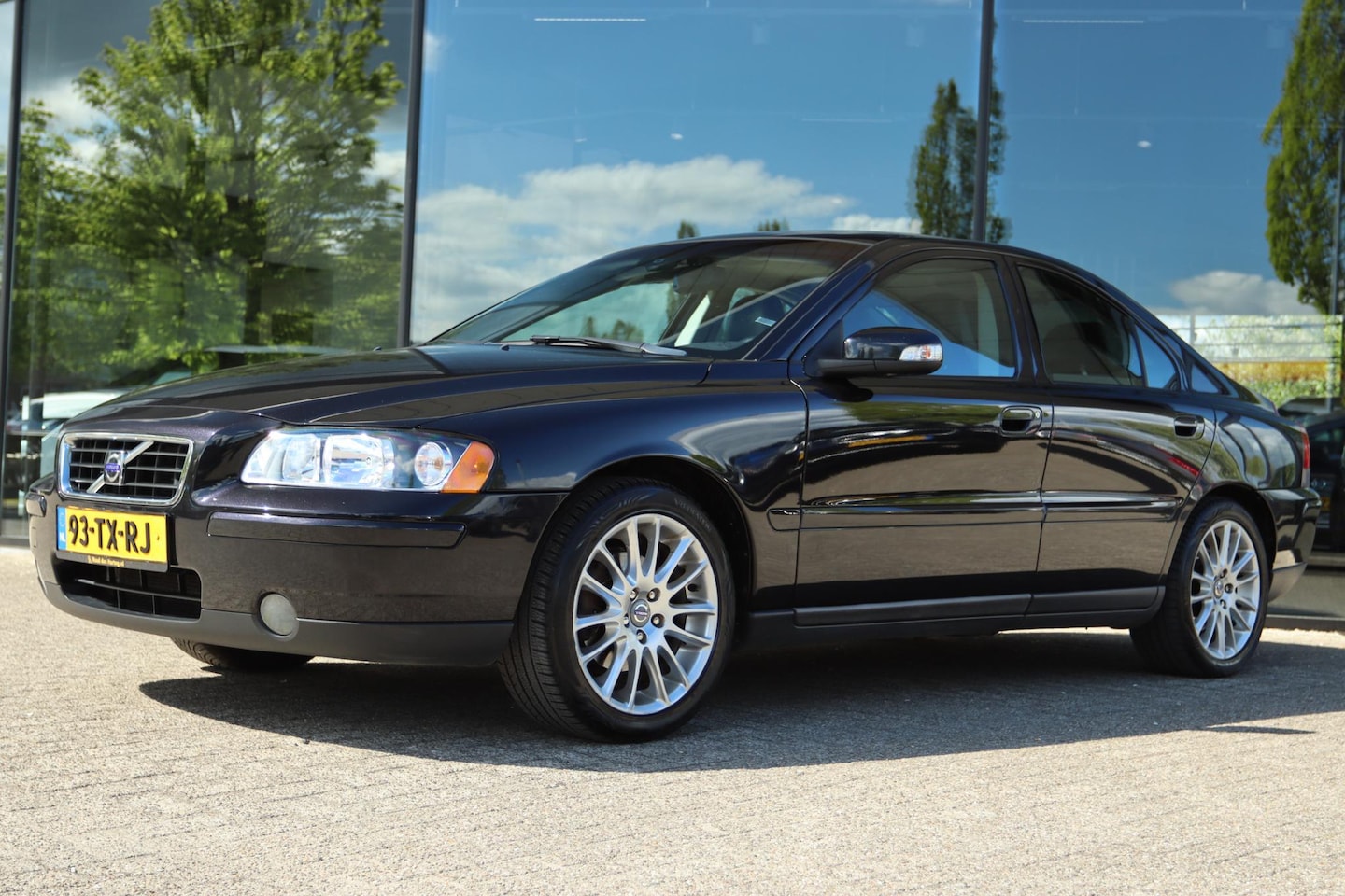 Volvo S60 - 2.4 MOMENTUM 5CIL AUT. | STOELVERW. | LEDER | LMV | TREKHAAK | LMV - AutoWereld.nl