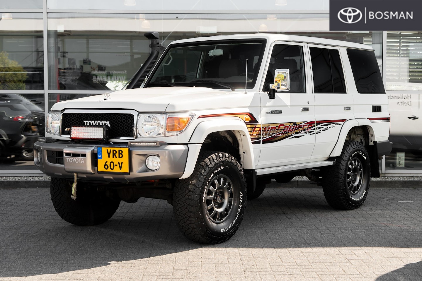 Toyota Land Cruiser - GRJ76L 4.0 V6 LX LPG | 3X Difflock | Compressor | Uniek! - AutoWereld.nl