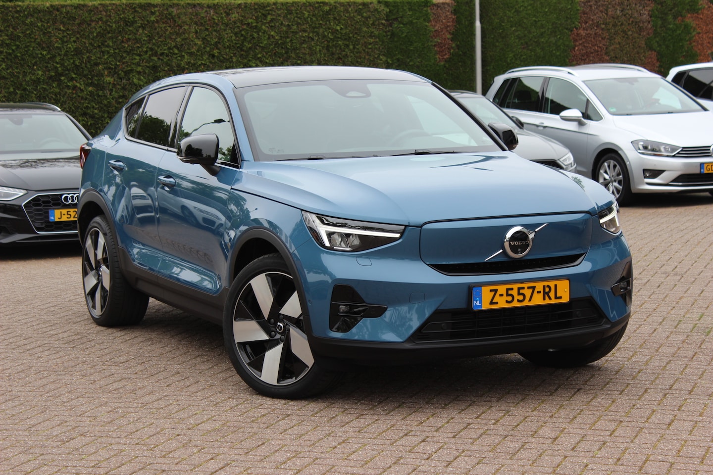 Volvo C40 - Single Motor Extended Range Ultimate 82 kWh / SoH 95,6% / Trekhaak / Panoramadak / 360Came - AutoWereld.nl