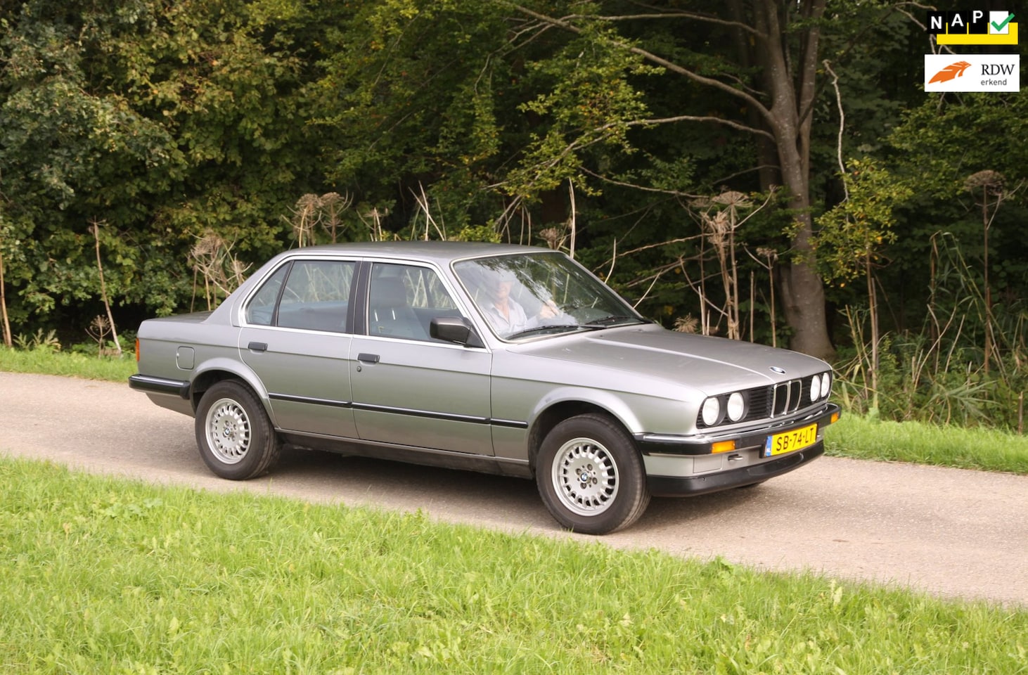 BMW 3-serie - 320i AUTOMAAT 4 DEURS 42.000 KILOMETER NAP UNIEK NIEUWSTAAT!! - AutoWereld.nl