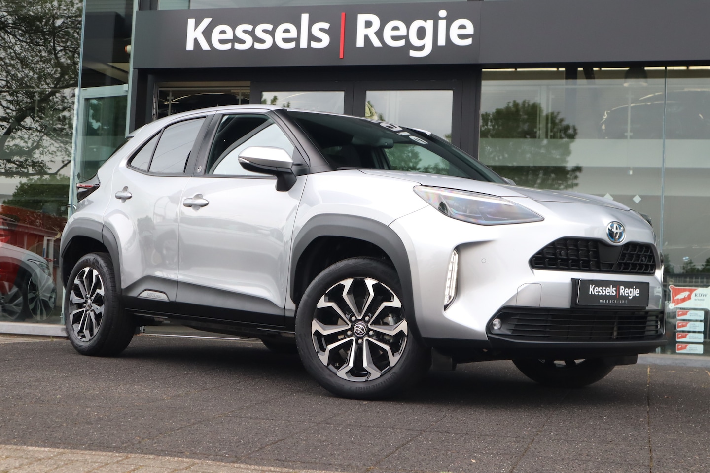 Toyota Yaris Cross - 1.5 Hybrid Team | ACC | Keyless | Camera | Stoel/Stuurverwarming | Navi | CarPlay - AutoWereld.nl