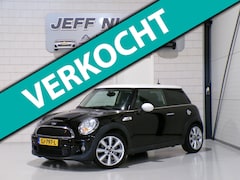 MINI Cooper S - 1.6 Pepper 184PK Xenon Bluetooth Navigatie Leer 17"Velgen Climatronic Cruise-control Garan