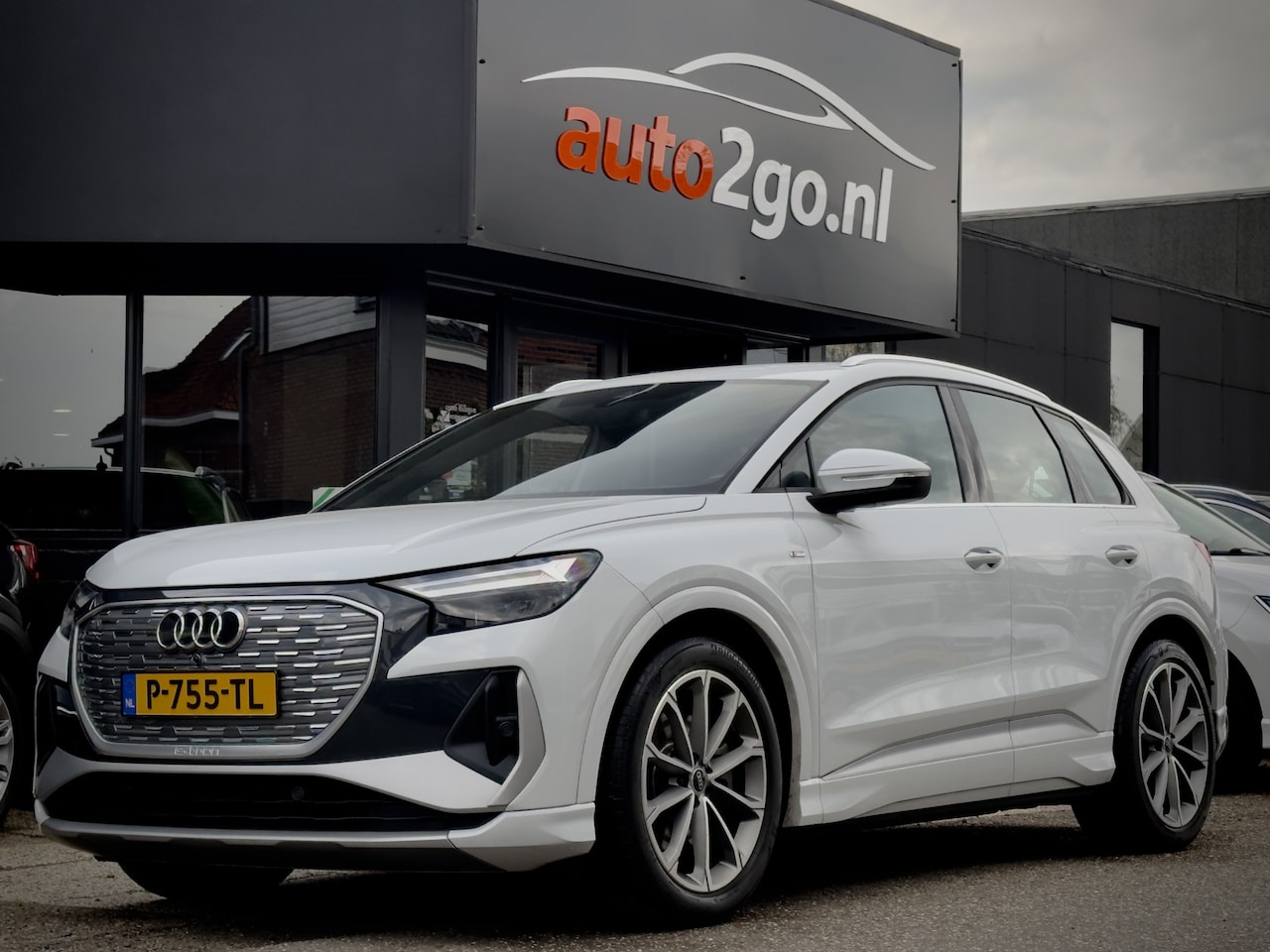 Audi Q4 e-tron - 40 3xS-LINE 77 kWh 89,6%SOH LEDER 20 INCHE-LMV CAMERA-360 DIGI-DASH NAVI LED PDC - AutoWereld.nl