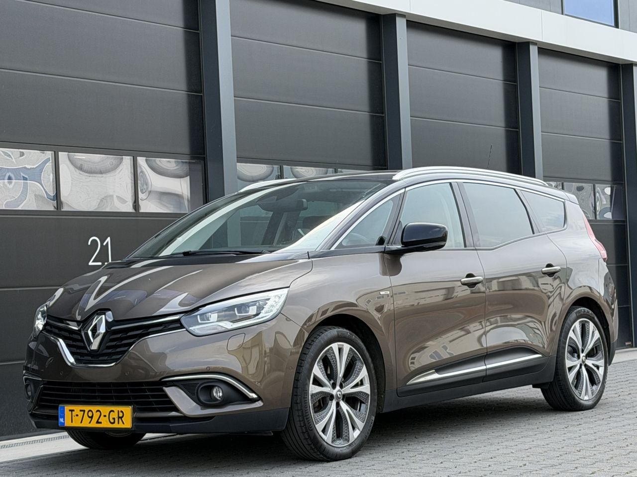 Renault Grand Scénic - 1.6 dCI Bose Hade-Up 7-PERS - AutoWereld.nl