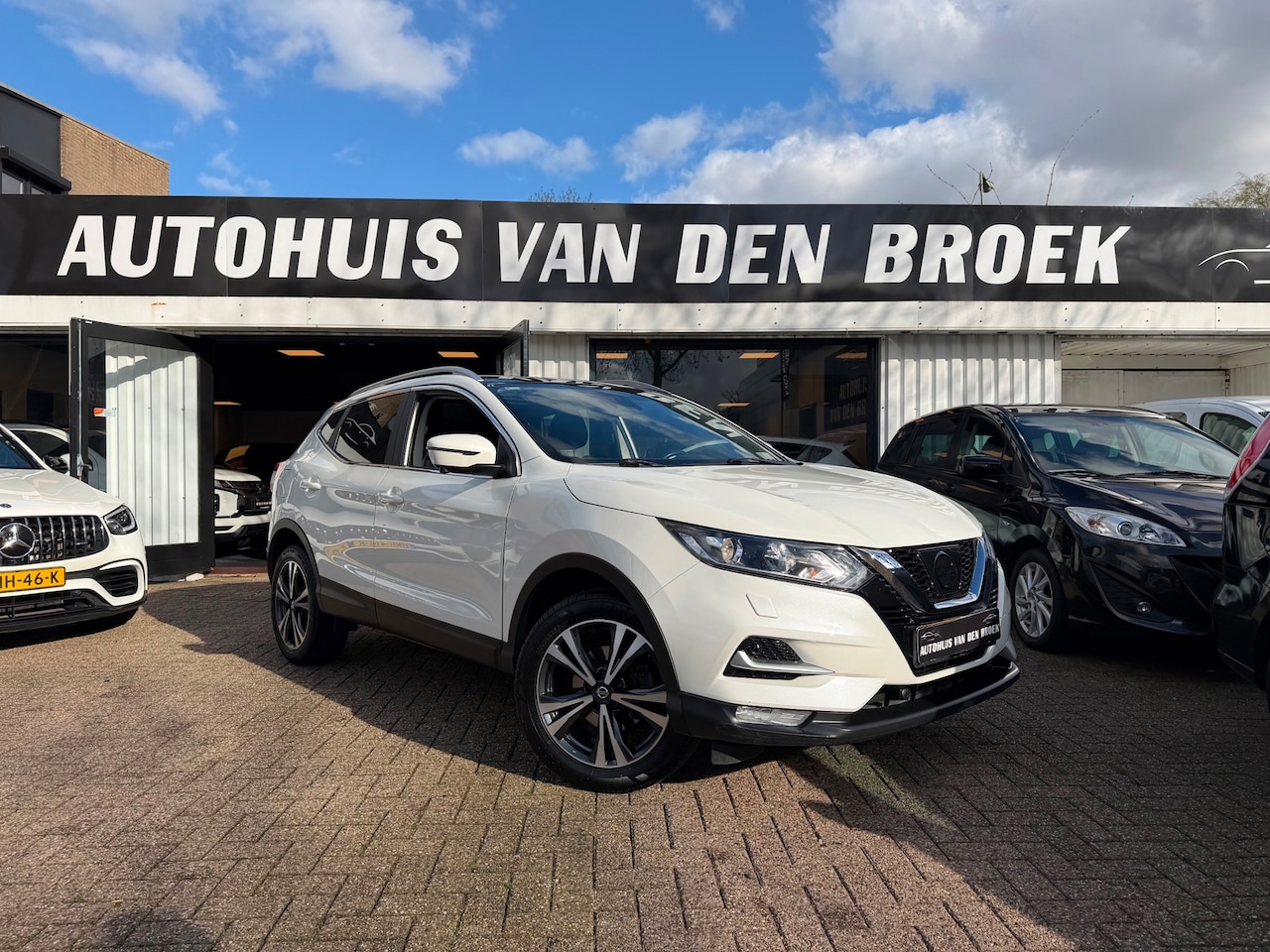 Nissan Qashqai - 1.2 N-Connecta|Led|Pano|Navi|Cruise|360Camera|Pdc|Keyless|Lmv|Nw Apk - AutoWereld.nl